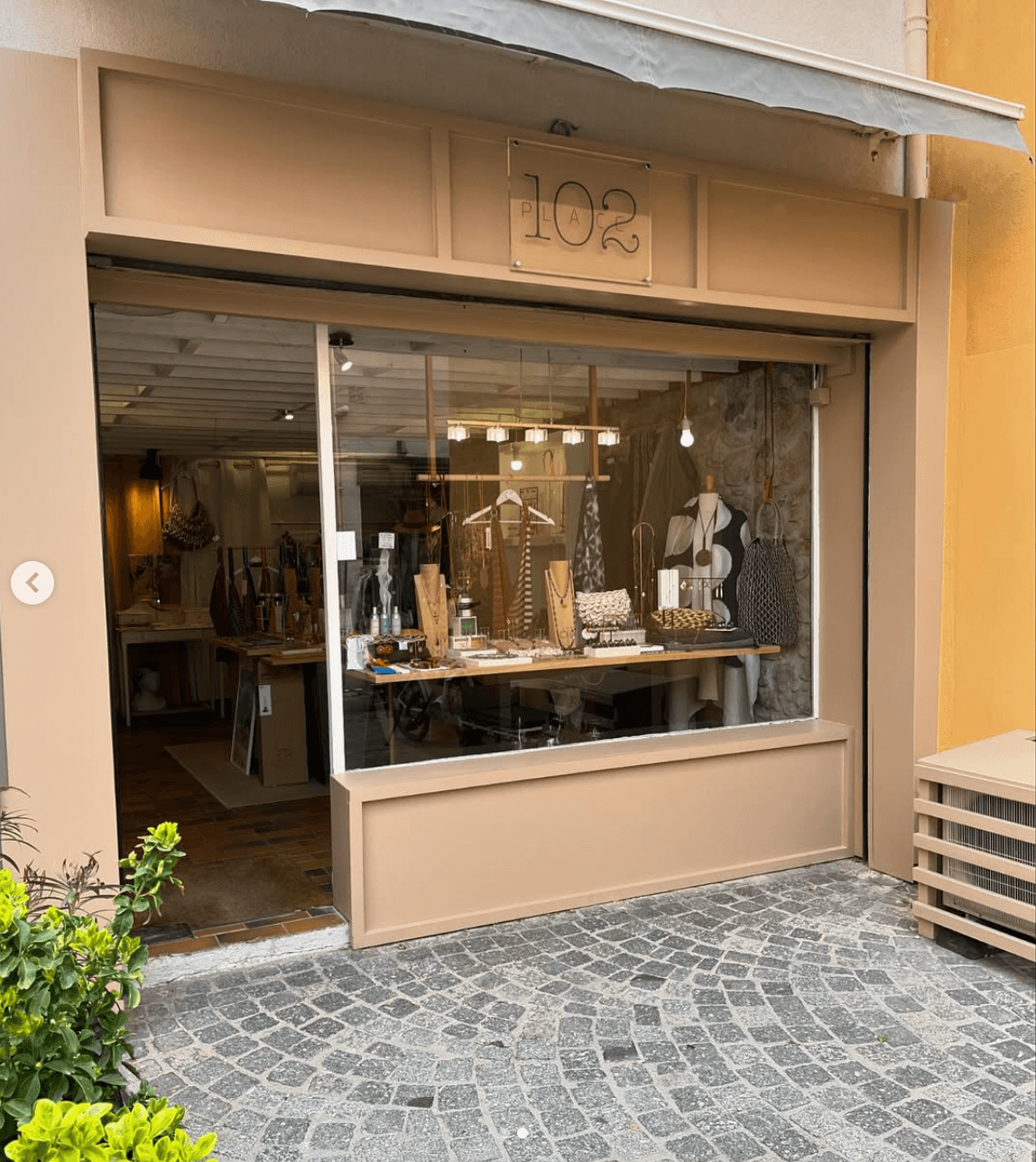 Place 102 bijoux